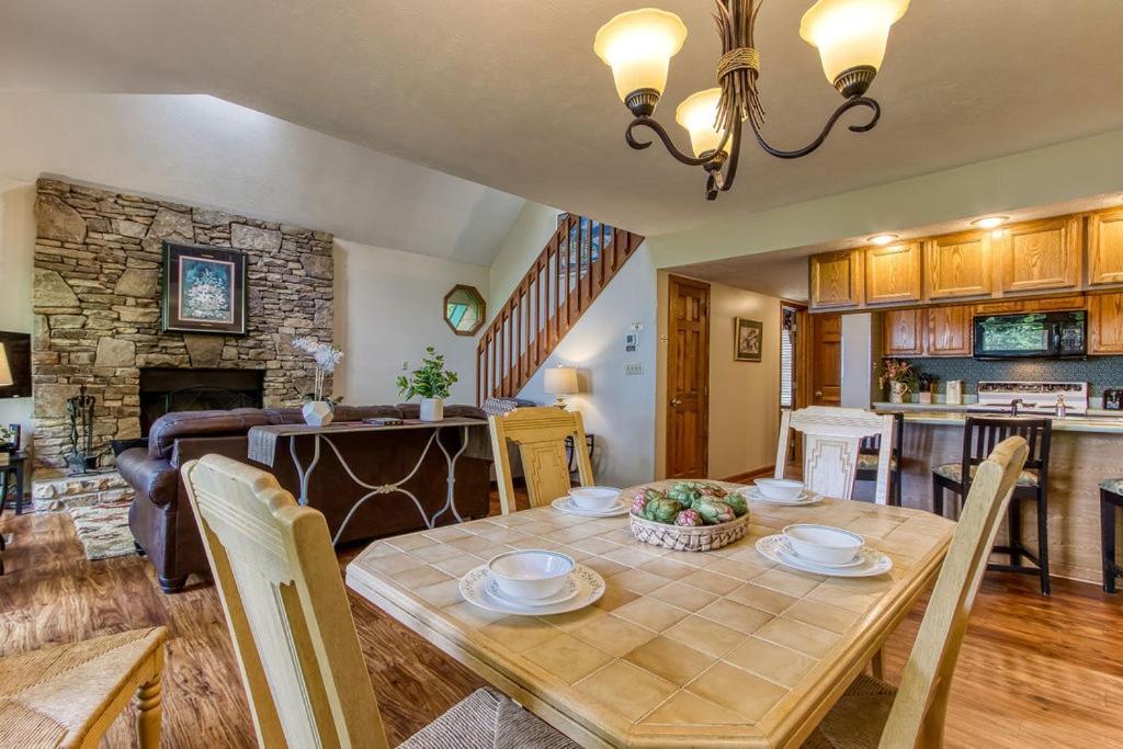 Serenity Heights, Amazing Views, Hot Tub Pool Access, 1089 Free Tickets Each Paid Day, Dollywood Gatlinburg Kültér fotó