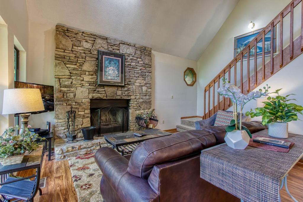 Serenity Heights, Amazing Views, Hot Tub Pool Access, 1089 Free Tickets Each Paid Day, Dollywood Gatlinburg Kültér fotó