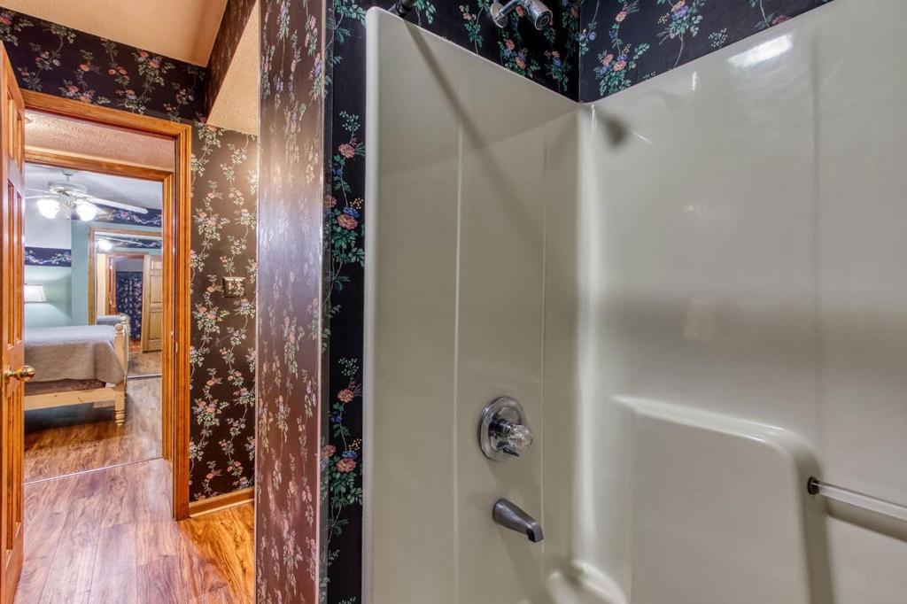 Serenity Heights, Amazing Views, Hot Tub Pool Access, 1089 Free Tickets Each Paid Day, Dollywood Gatlinburg Kültér fotó